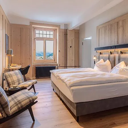 Alpine Hotel