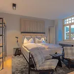 Alpine Отель 3*